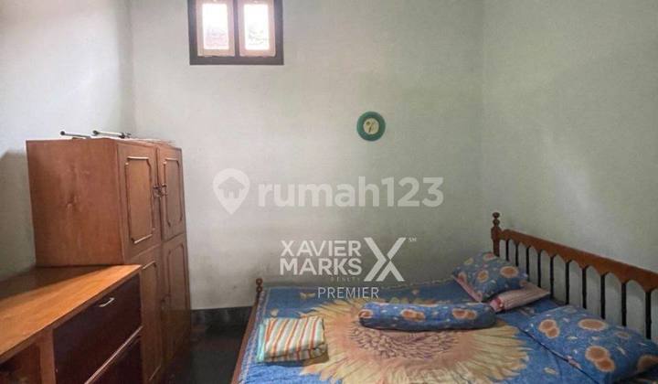 For Sale Well-Maintained Comfortable Vintage House in Klojen Islands, Malang 2