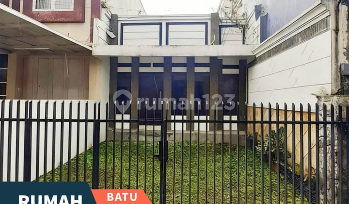 Unde 1 M House Strategically Located Near Tourist Attractions in Beji, Batu City Unde 1 M House Strategically Located Near Tourist Attractions in Beji, Batu City