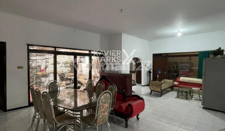 3-Story Move-In Ready House with Many Rooms in Buah Buah, Klojen, Malang 3-Story Move-In Ready House with Many Rooms in Buah Buah, Klojen, Malang