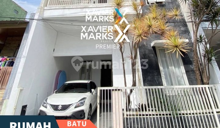 For Sale Villa Concept Furnished House Near Tourist Attractions in Batu City 1