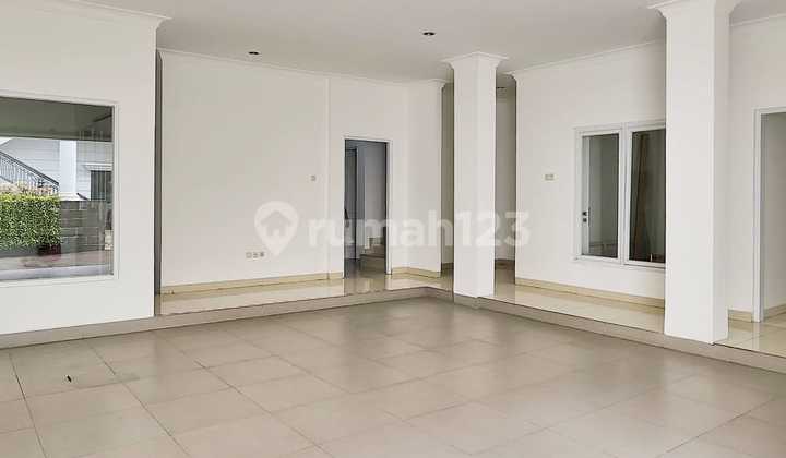 Rumah Bergaya Modern Classic Siap Huni 2