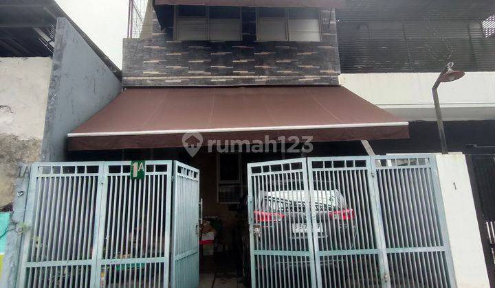 Rumah 3 lantai dekat area bisnis Jl Panglima Polim 1