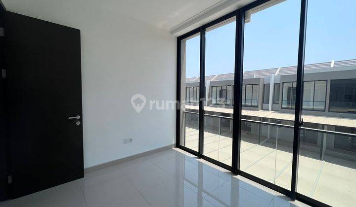 DISEWAKAN RUMAH MILENIAL PIK2 4.5X10 2 LANTAI 2