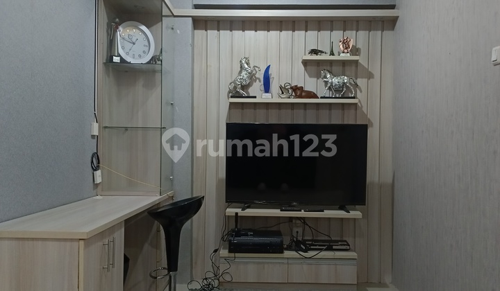 Privasi di Tengah Kota Jakarta dengan Lokasi Strategis. Tipe 1Br Furnish Apartemen Green Pramuka City.
