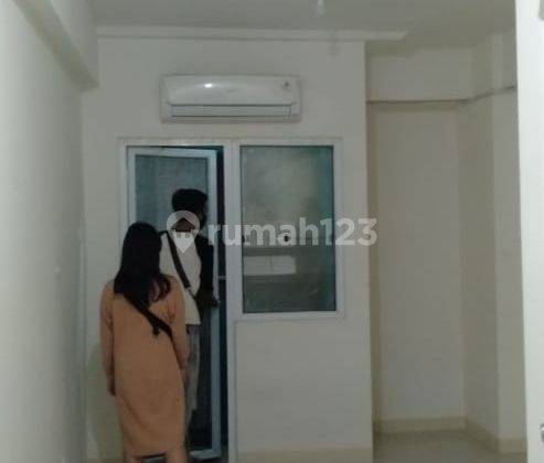 Di Sewakan Type Studio Kosongan Apartemen Green Pramuka 1