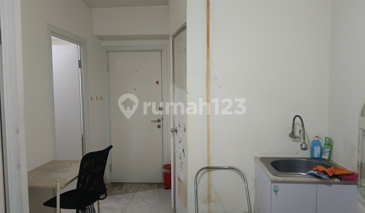 Di sewakan Apartemen Green Pramuka tipe 2BR semi furnish