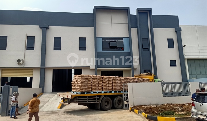 Pabrik Baru Bekasi Lippo Cikarang Delta Silicon Tinggi 9 Meter Pabrik Baru Bekasi Lippo Cikarang Delta Silicon Tinggi 9 Meter