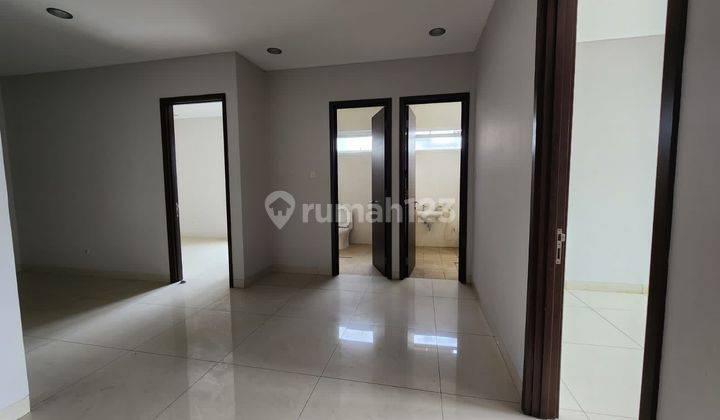 Rumah Cluster Lucky Park 3 Lantai ( Hoek ) Jakarta Barat  2