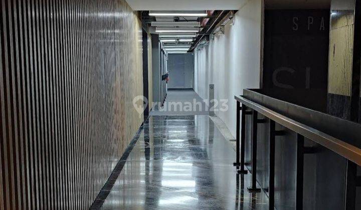 Office Bare Sudirman Area 280m² Jakarta Pusat  2