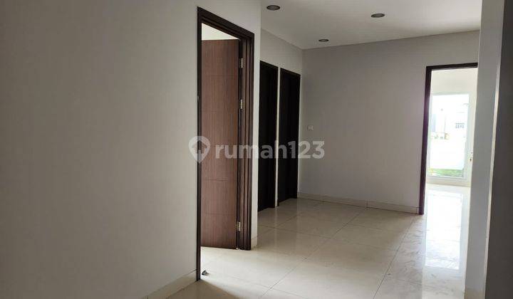 Rumah Cluster Lucky Park 3 Lantai ( Hoek ) Jakarta Barat  2