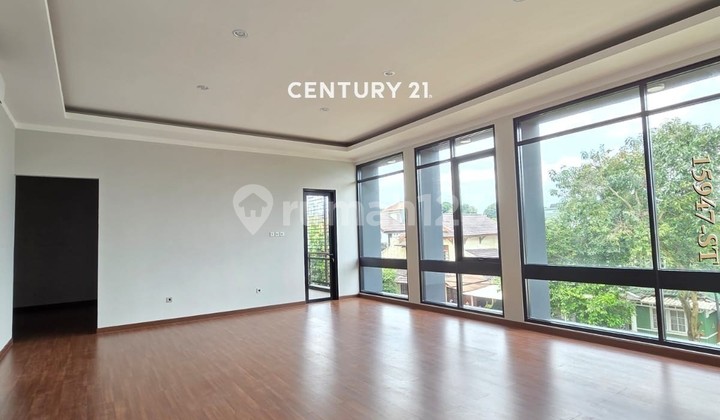 Brand New Exclusive Tropical House in Sector 9 Bintaro 2