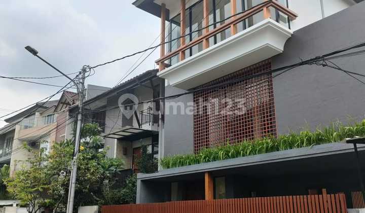 Dijual Rumah Brandnew Ada Swimming Pool di Pondok Indah Jakarta Selatan