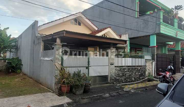 For Sale Spacious House In Dahlia Loka Graha Raya Tangsel