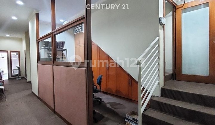 For Sale: Ready-to-Use Shop House with Spacious Parking in a Super Strategic Location in Cipete 2