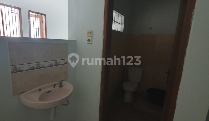 2-Story Shop House Suitable for Office / Warehouse in Taman Holis Indah