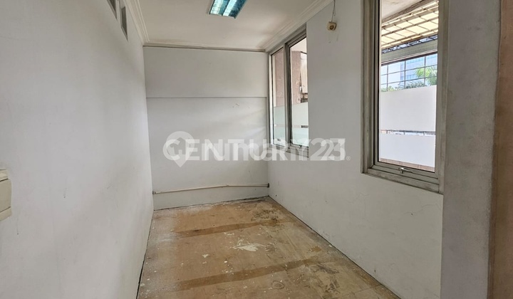 4-Story Main Road Shop House (Ruko) on Abdul Rivai Street, Bandung 2