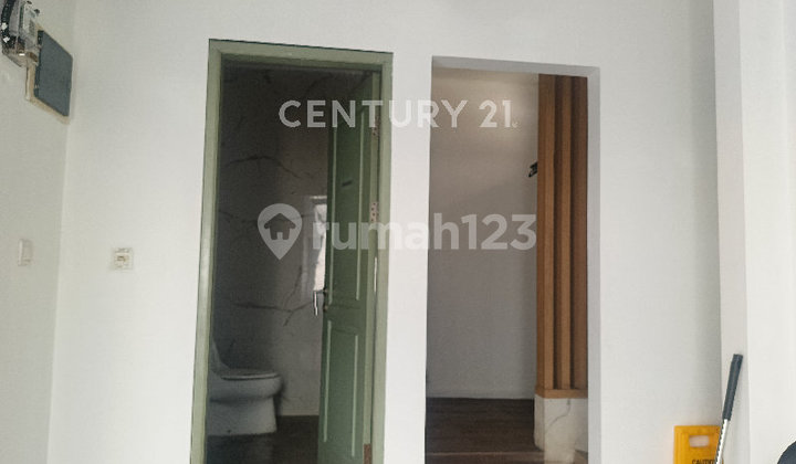 Business Space in a Strategic Location Bandung