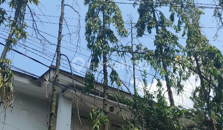 Rumah Besar Di Komplek Muara. Strategis Dekat Fesling Dan Rs