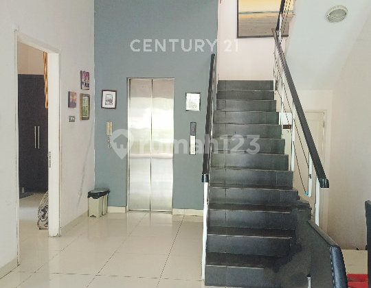 House With Villa Concept in North Bandung Area 2