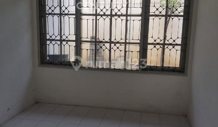 Ready-to-Occupy House in Taman Holis Indah, Bandung Ready-to-Occupy House in Taman Holis Indah, Bandung