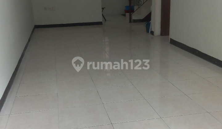 Sewa Rumah 1,5 Lantai Siap Huni Taman Holis Indah
