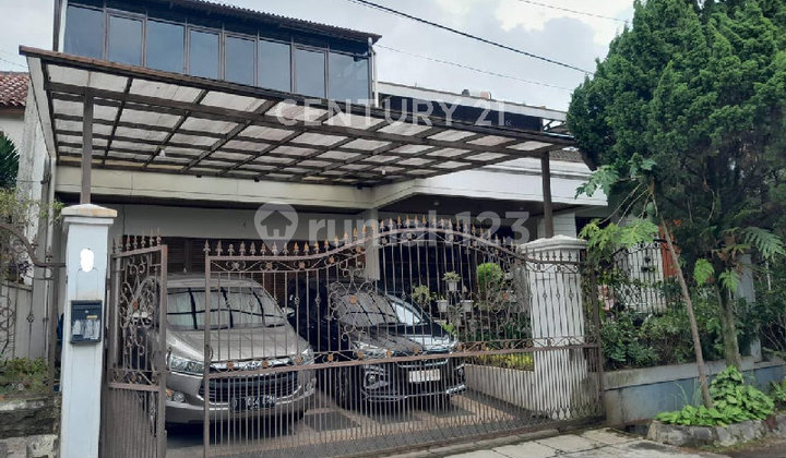 Comfortable 2-Story Residential House in Setrasari Near Radio Oz