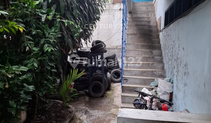 Complete Package Shop House Plus Warehouse in the City Center 2