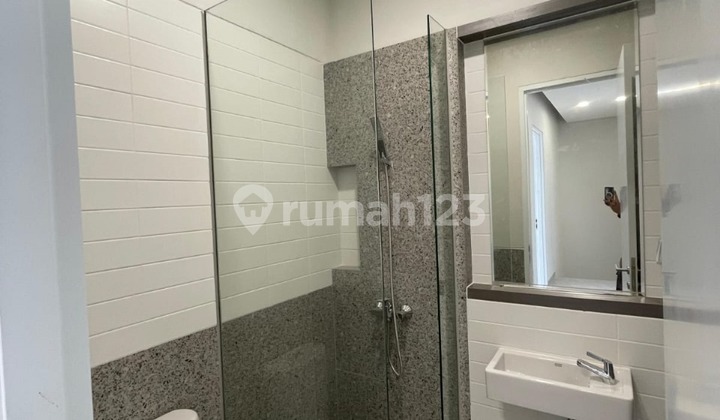 3-Story House in BSD Green Wich 2