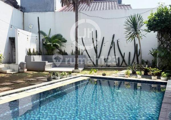 Dijual Rumah Mewah di Bintaro Sektor 9 Pondok Aren Tangerang Selatan Ada Kolam Renang