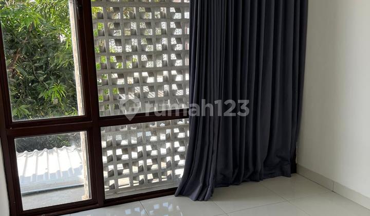 Beautiful House in Bintaro Discovery Lumina 2