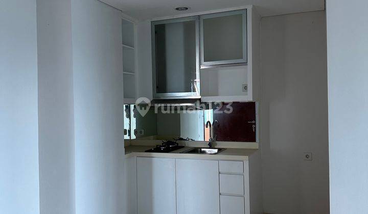 Turun Harga! Apartemen Semi Furnished 2 Bedroom di Capitol Park Residence 2