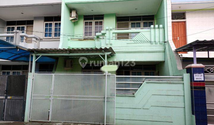 Dijual Rumah 2 Lantai di Taman Ratu 1