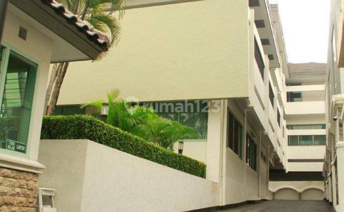 Dijual Rumah Mewah Full Furnished 2 Lantai di Kawasan Elite Menteng 1