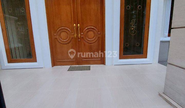 Dijual Rumah Mewah 2 Lantai di Pondok Indah 2