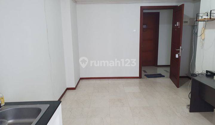 Disewakan Apartemen 2 Bedroom Unfurnished di Royal Mediterania Garden  1