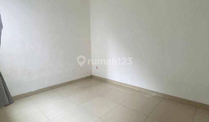 Disewakan Rumah 2 Lantai Semi Furnished | Green Lake City 3