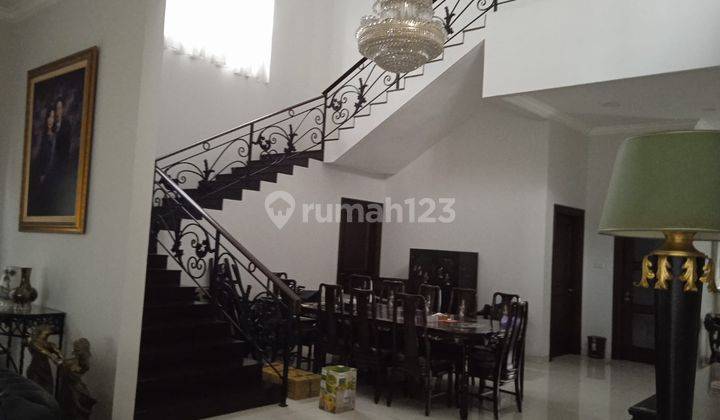 Dijual Rumah 2 Lantai di Kawasan Élite Menteng 2