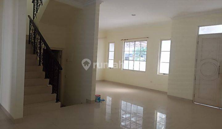 Disewakan Rumah 2 Lantai Unfurnished di Green Lake City 1