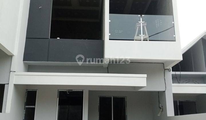 Rumah 2 Lantai murah di Jakarta Selatan 2