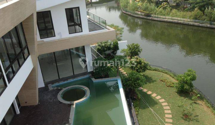Rumah Konglomerat Pik Ebony Bgm , 3 Lantai , Hadap Utara 22
