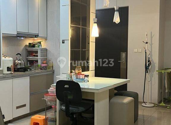 Jual Rugi Apartement 3BR Luas 94m2 Fully Furnished di Citra Lake Suites 1