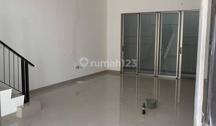 Rumah Disewakan Pik 2 8x15 2 Lantai 3 Kamar 2