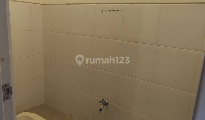 Rumah Modern di Tangerang, Luas Dan Murah, 180 Sqm 8