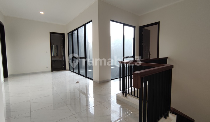 Rumah Modern di Tangerang, Luas Dan Murah, 180 Sqm 21