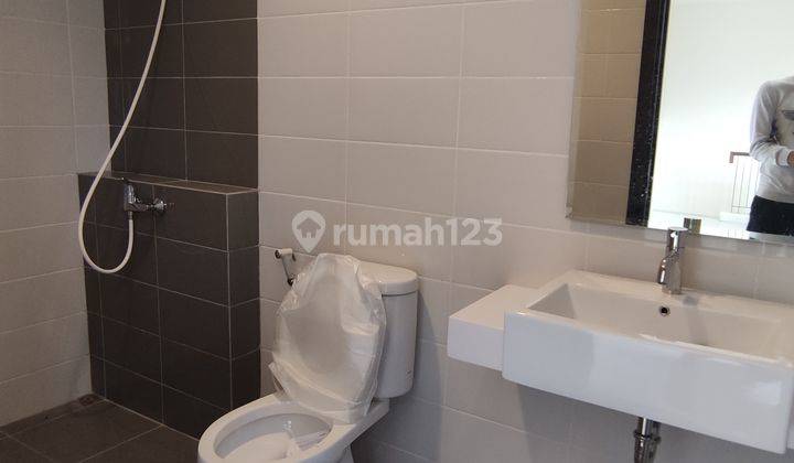 Rumah Modern di Tangerang, Luas Dan Murah, 180 Sqm 22