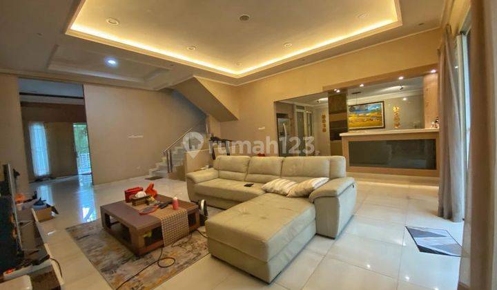 Dijual Rumah Mewah Full Furnish Sangat Strategis di Pik 1