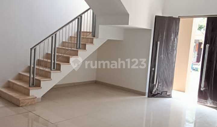 Sewa Rumah Golf Island 8x20 