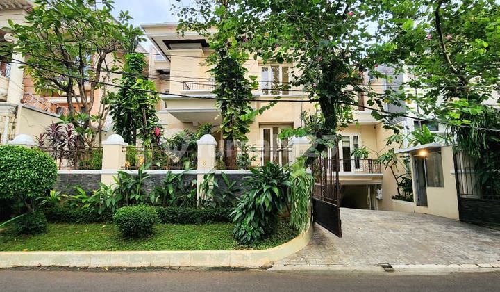 Dijual- Luxurious Modern Tropical 2 Lantai + Basement, Pondok Indah