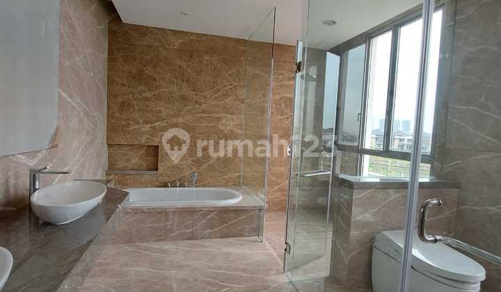 Sewa Rumah 8X25 3 Lantai Chopin Signature Golf Island Pik 2