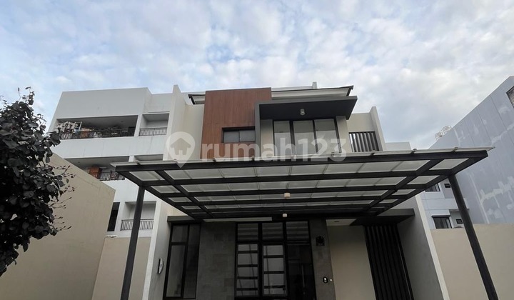 Disewakan - Rumah 2 Lantai Ukuran 8X15m2 Cluster Private Pik2 Disewakan - Rumah 2 Lantai Ukuran 8X15m2 Cluster Private Pik2